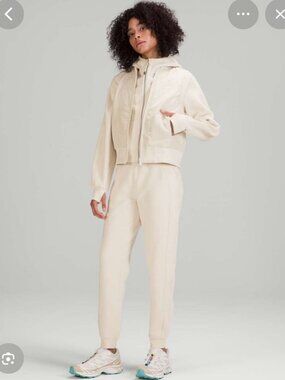 EUC Lululemon Scuba Jogger Bone Cream Fleece Sweatpants Size 8